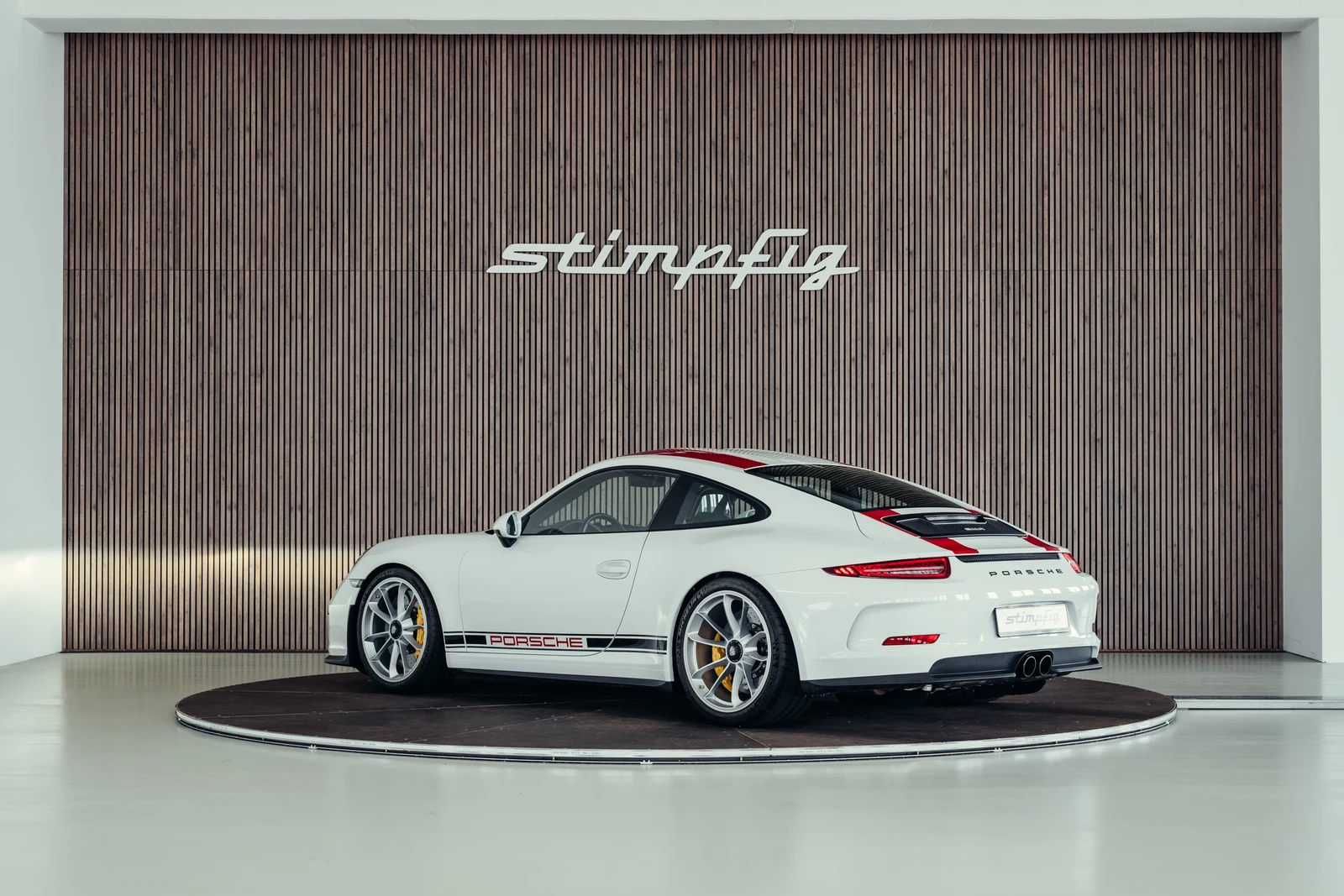 Porsche 911 R, 3/10