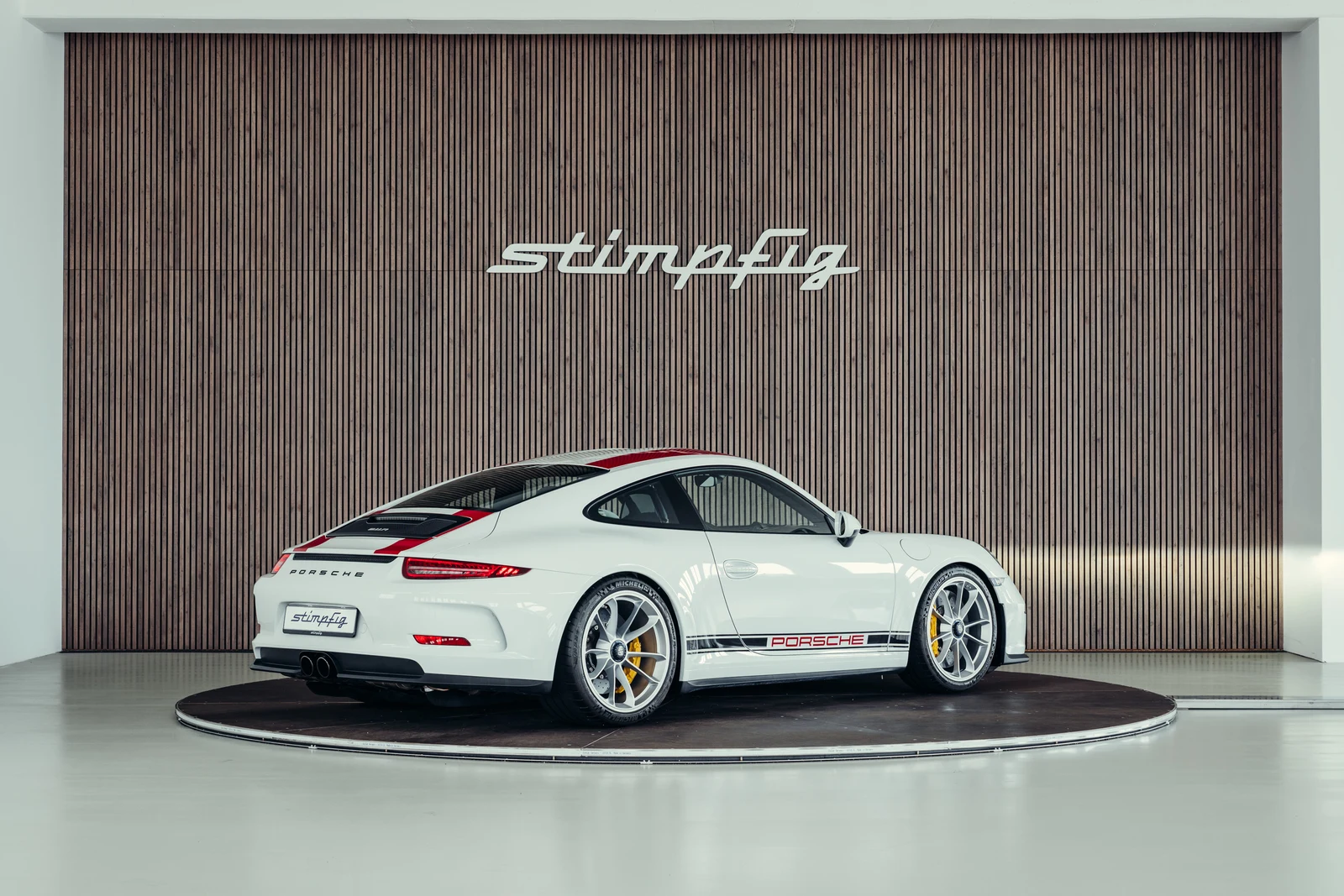 Porsche 911 R, 5/10