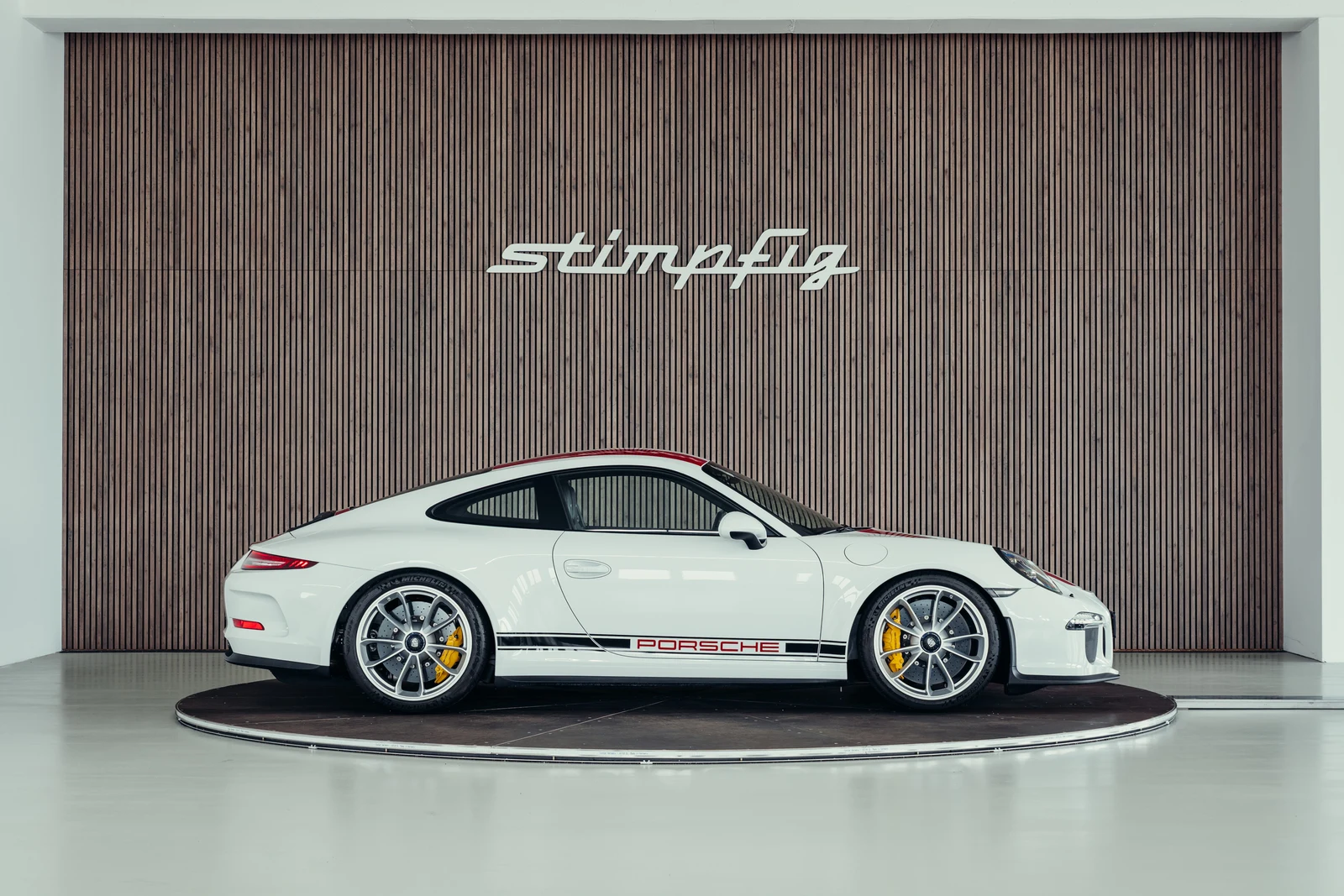 Porsche 911 R, 6/10