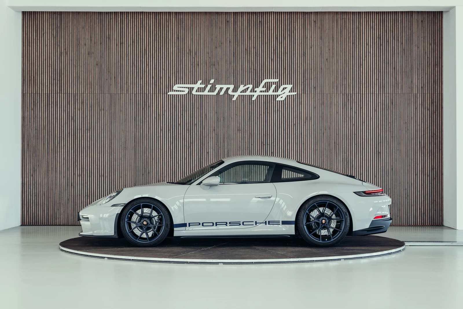 Porsche 911 (992.1) GT3 Touring, 2/10