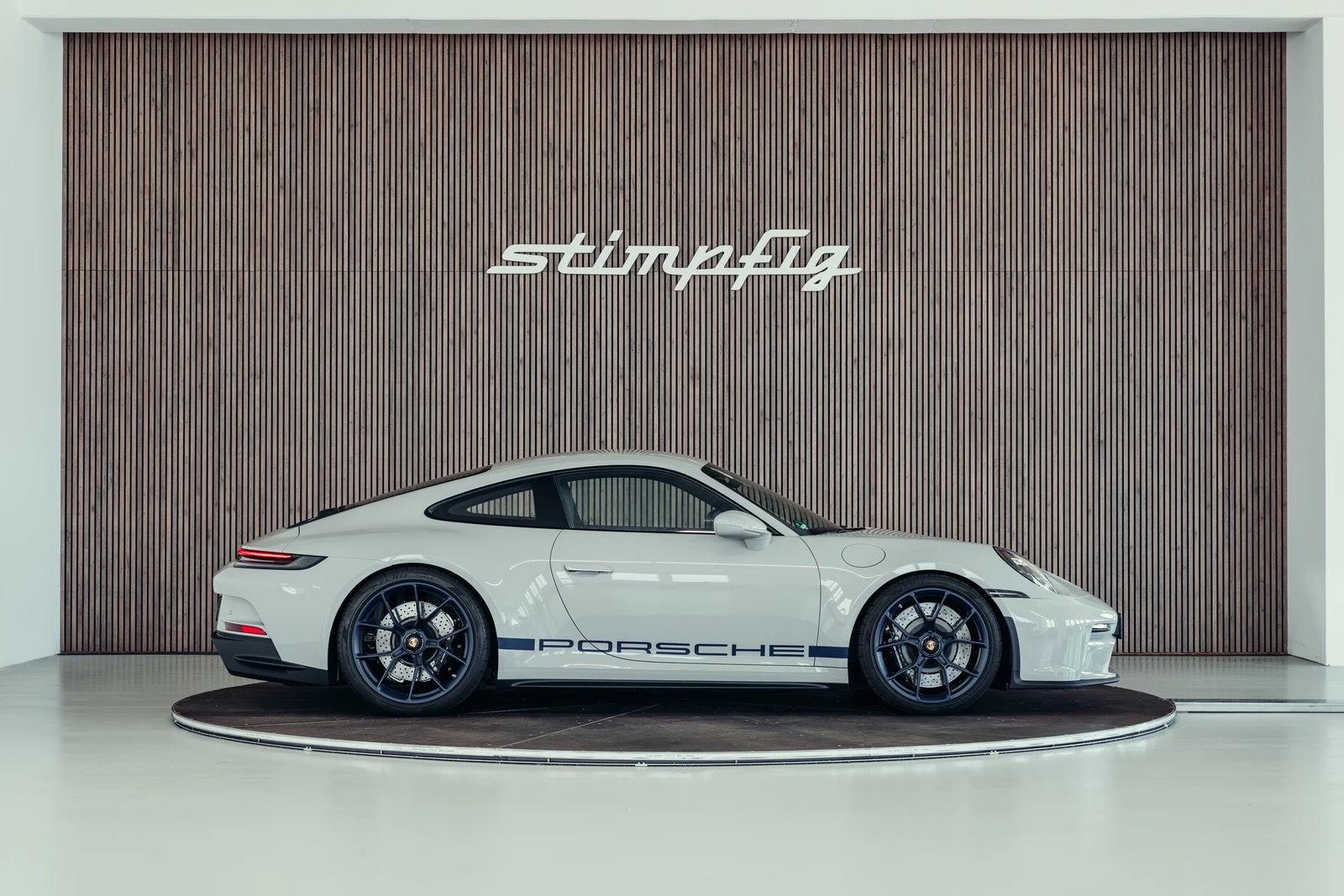 Porsche 911 (992.1) GT3 Touring, 6/10