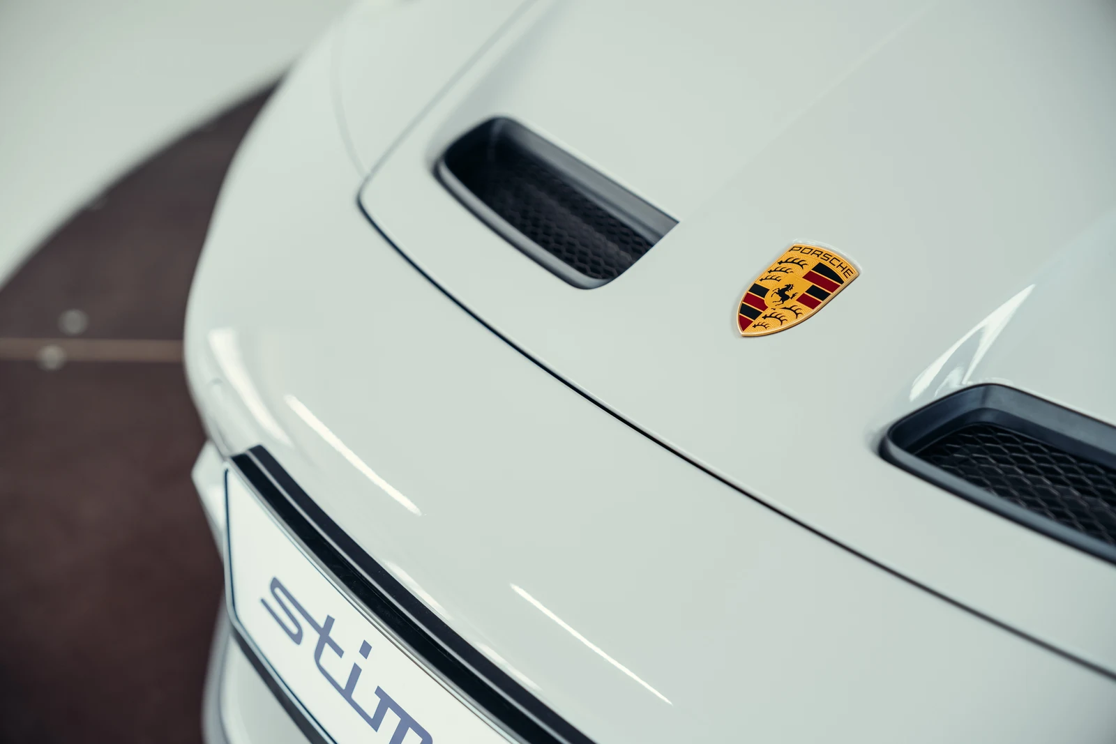 Porsche 911 (992.1) GT3 Touring, 9/10