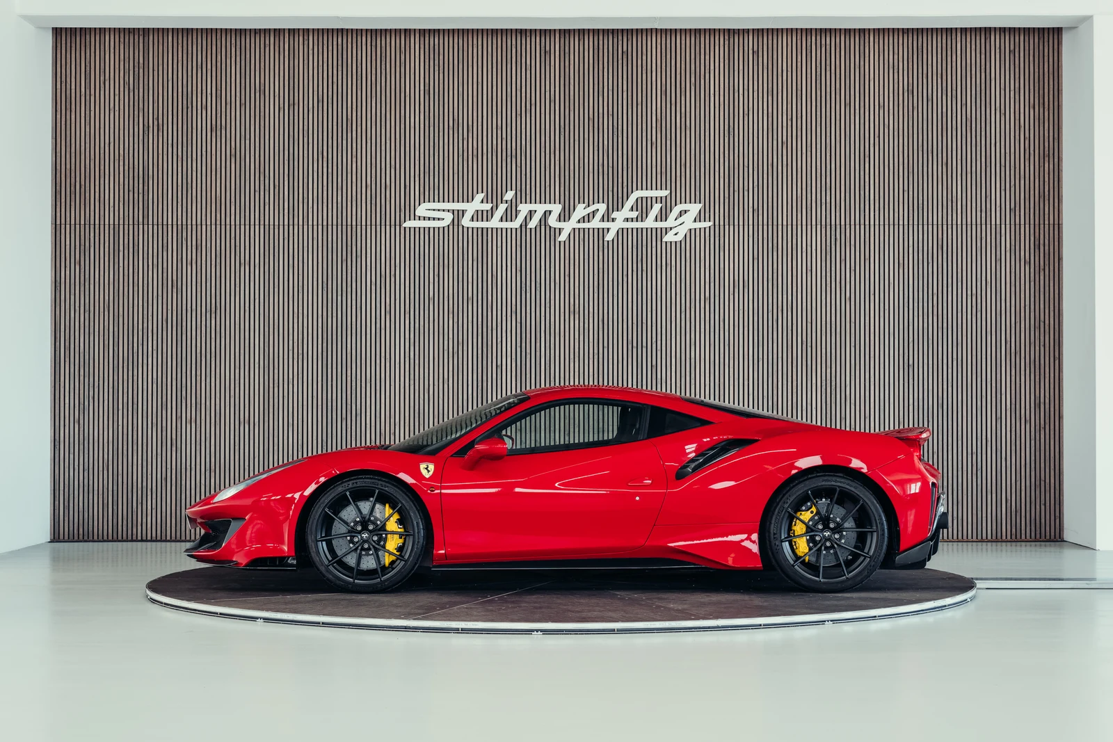 Ferrari 488 Pista, 2/10