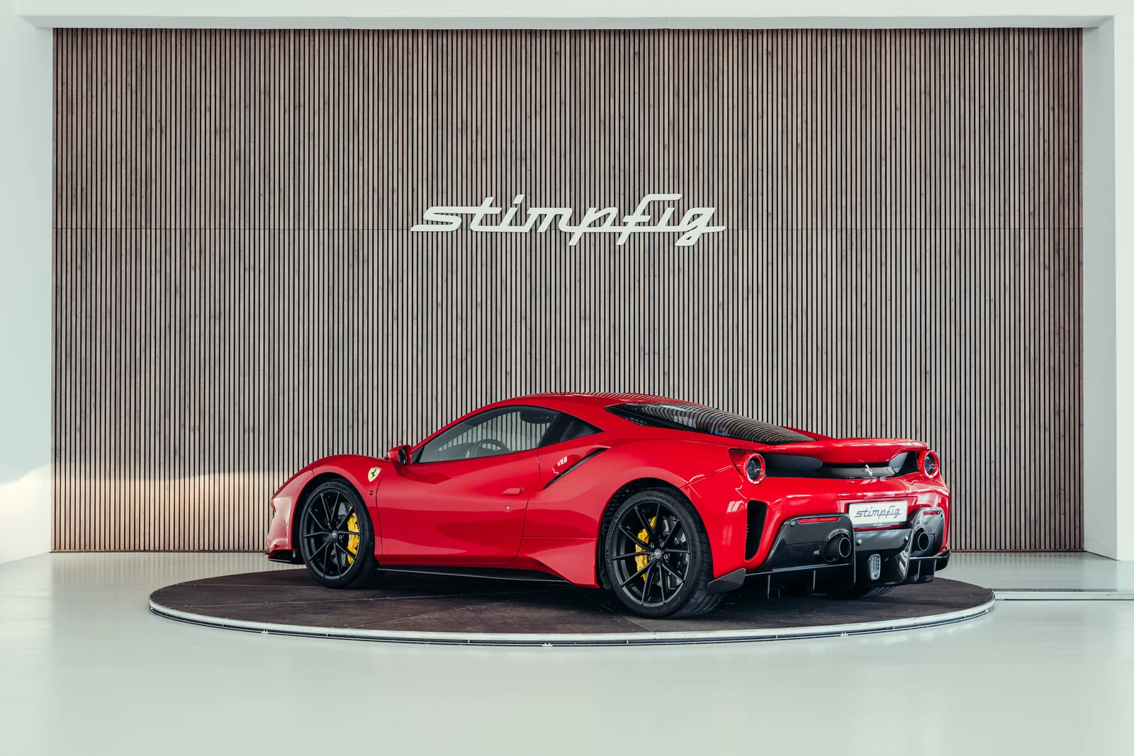 Ferrari 488 Pista, 3/10
