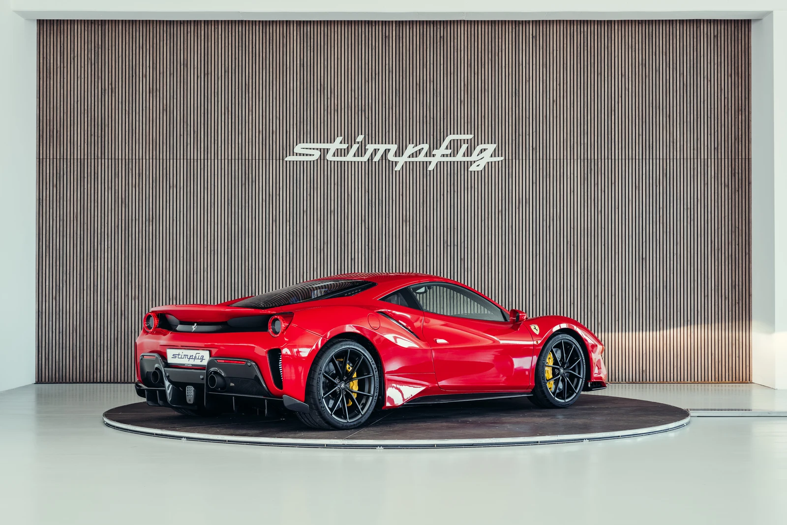 Ferrari 488 Pista, 5/10