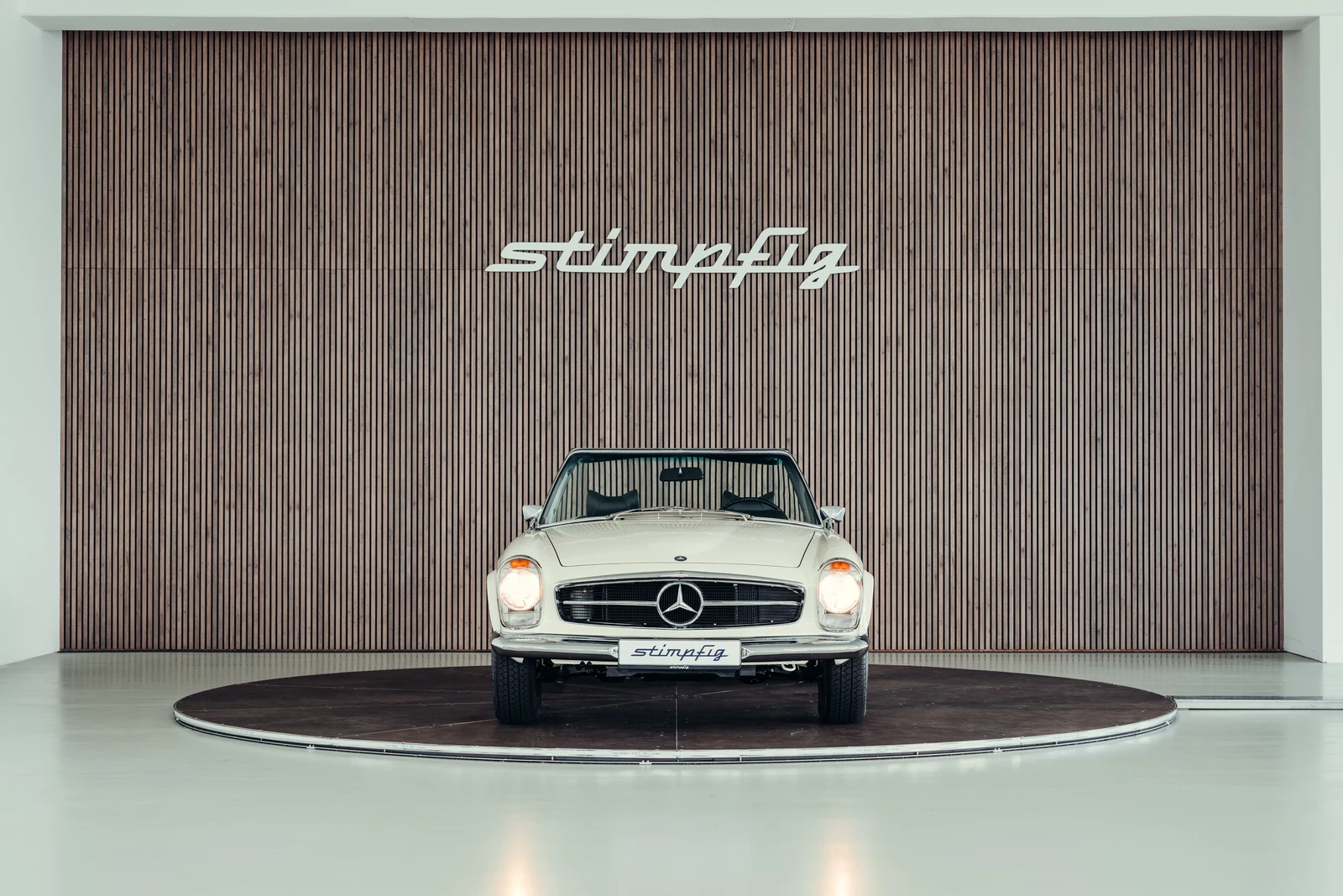 Mercedes-Benz 280 SL Pagode, 8/10
