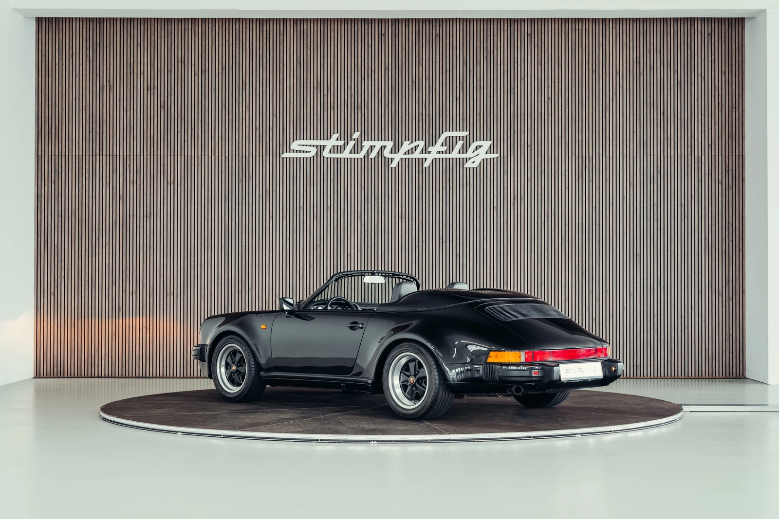 Porsche 911 (G-Series) Speedster, 3/10