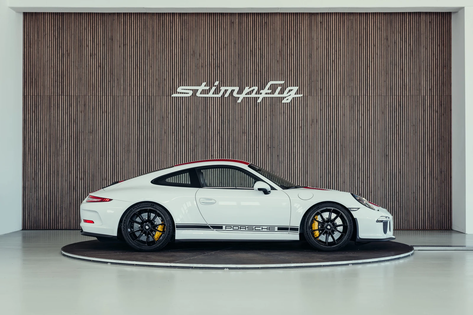 Porsche 911 R, 6/10