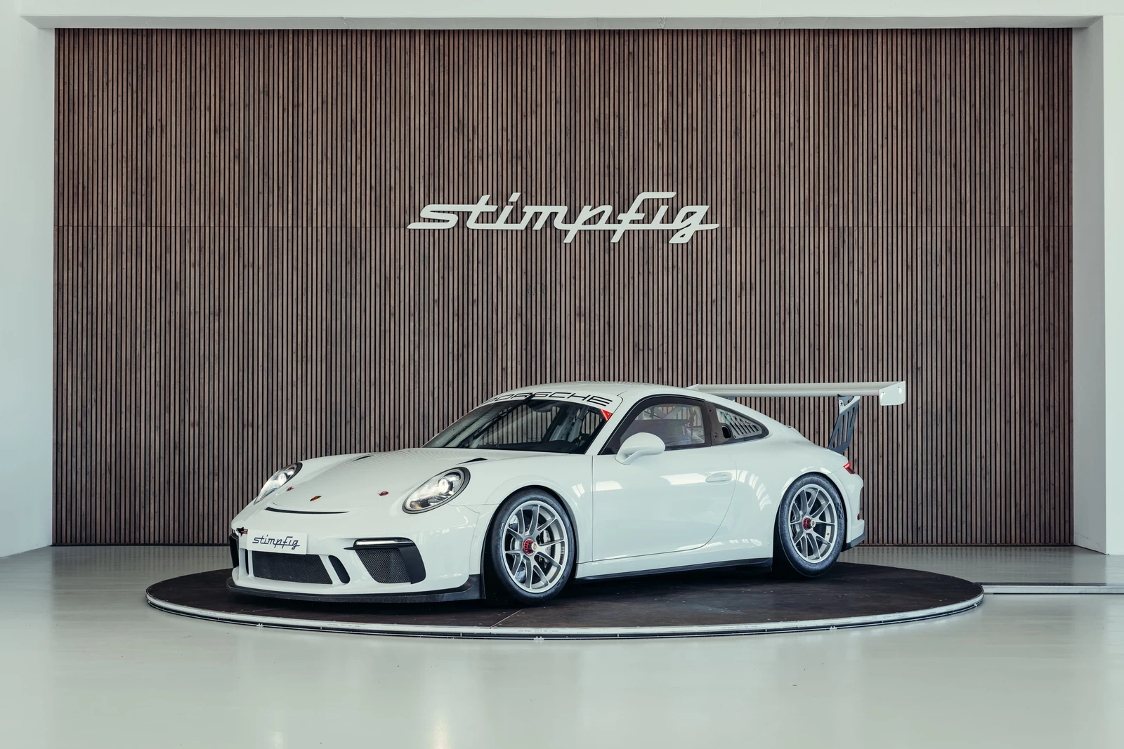 Porsche 911 (991.2) GT3 Cup, full-car front three-quarter view.