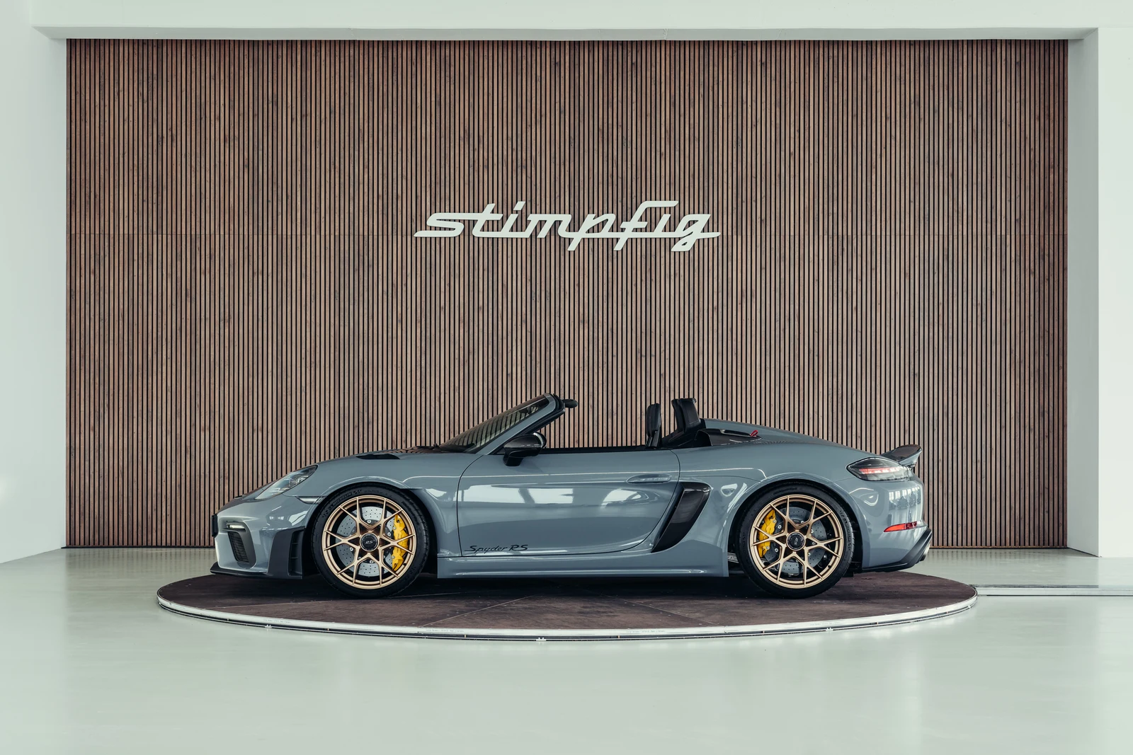 Porsche 718 Spyder RS, 2/10
