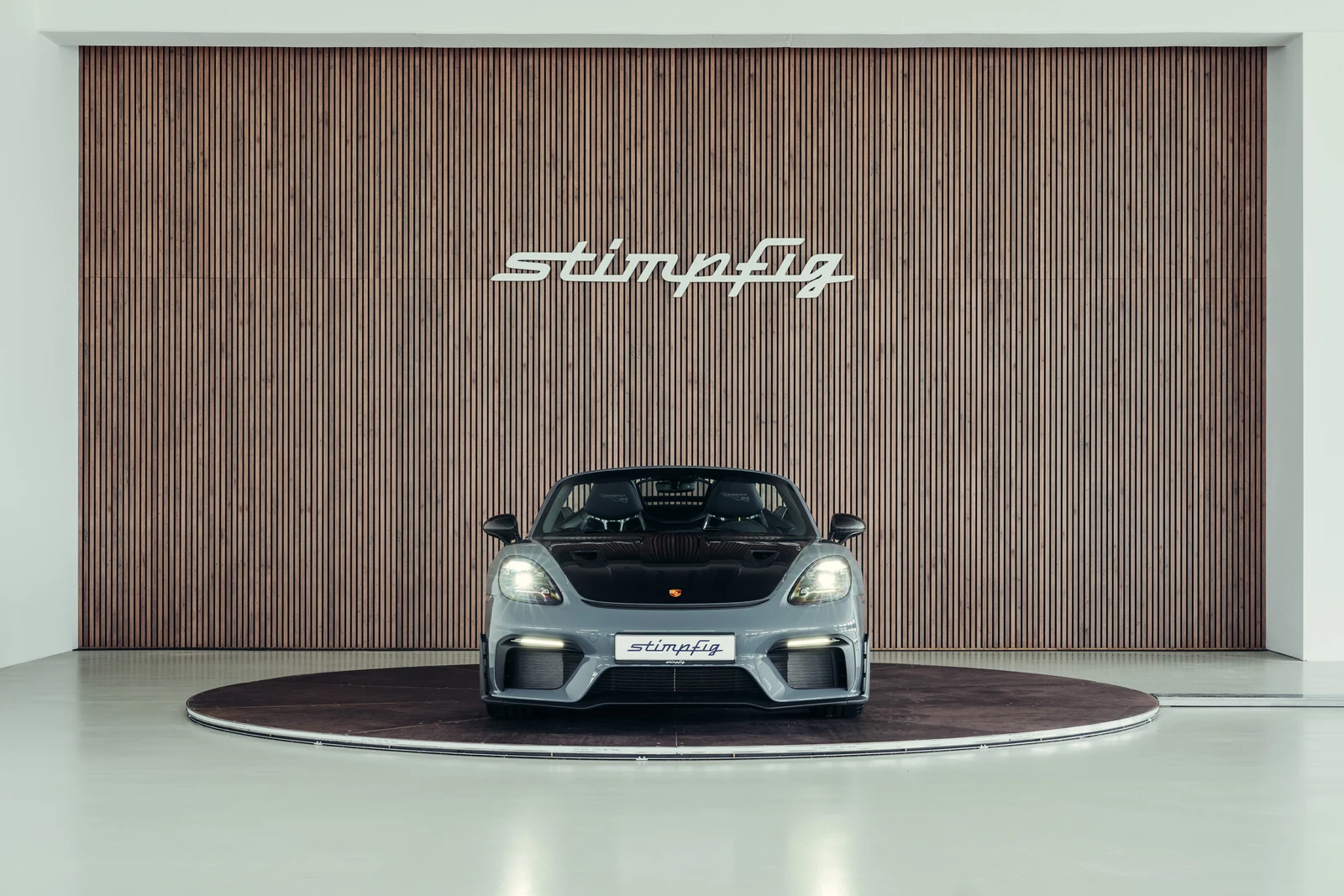 Porsche 718 Spyder RS, 8/10