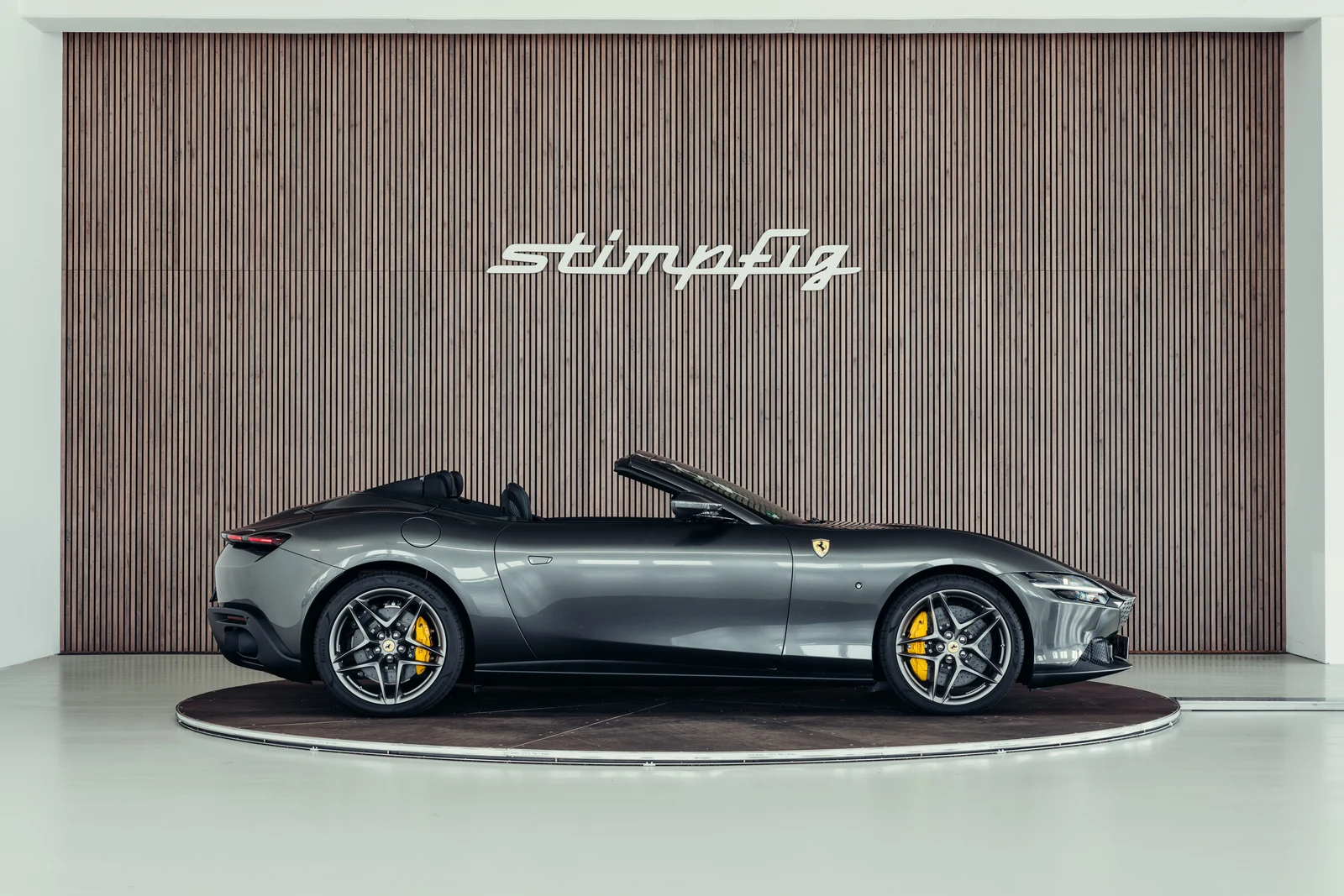 Ferrari Roma Spider, 6/10