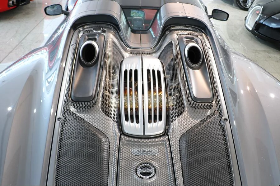 Porsche 918 Spyder, 7/10