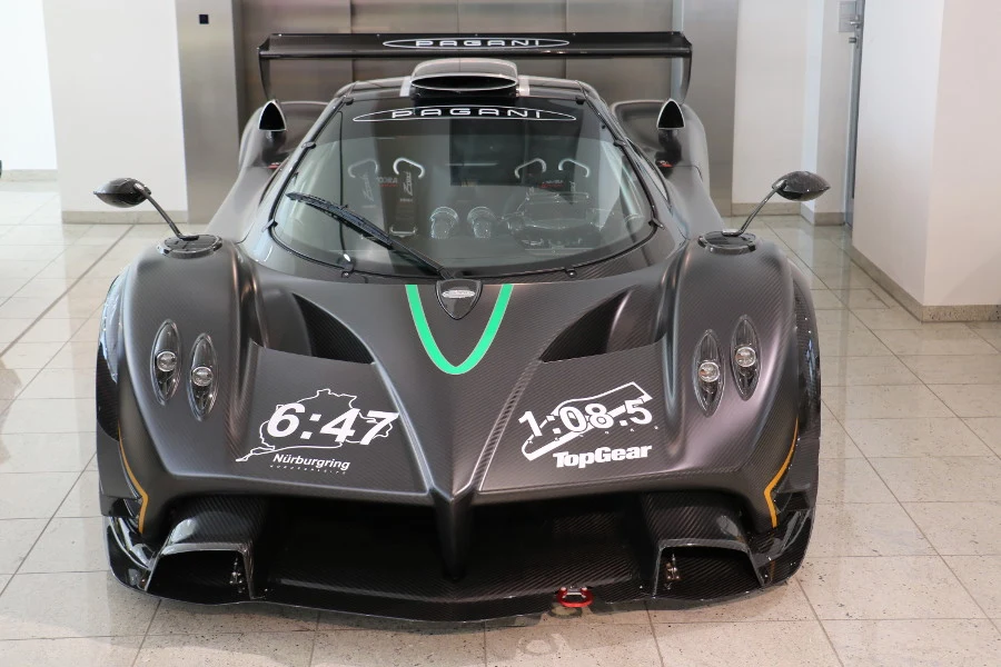 Pagani Zonda R, 2/10