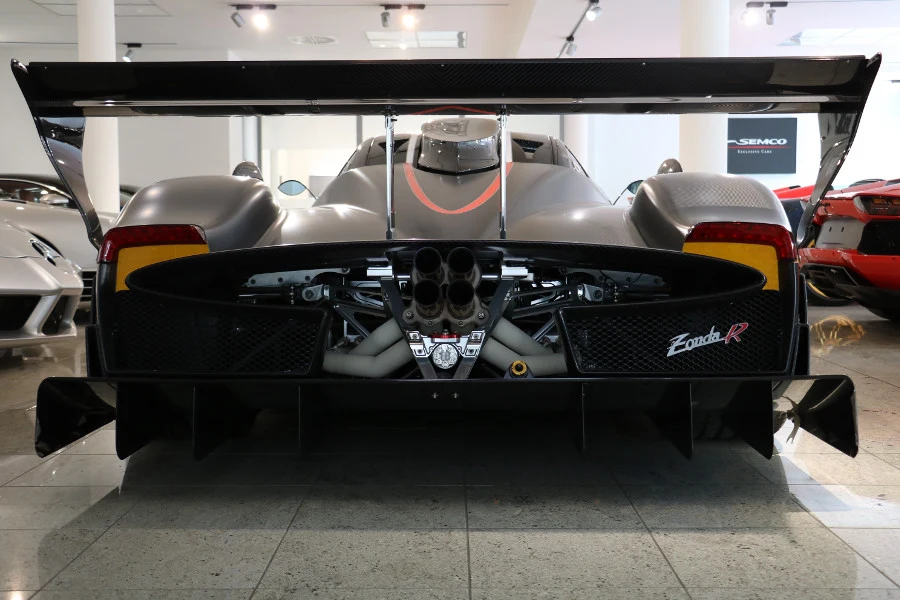 Pagani Zonda R, 4/10