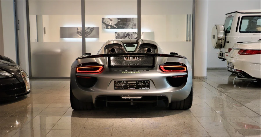 Porsche 918 Spyder, 2/10