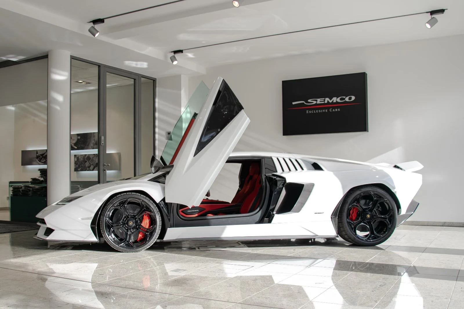 Lamborghini Countach LPI 800-4, 4/10