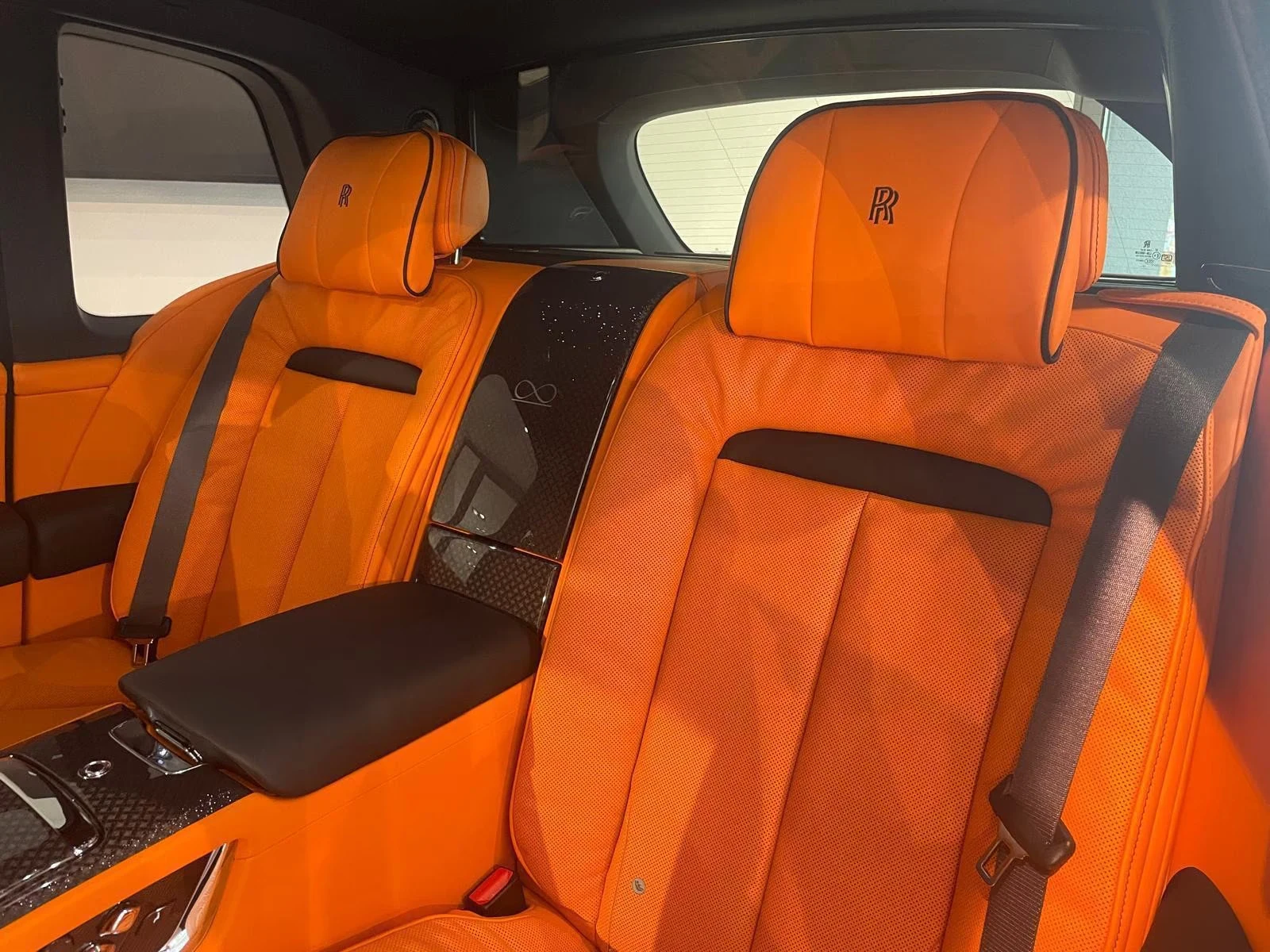 Rolls-Royce Cullinan Series II Black Badge, 8/10