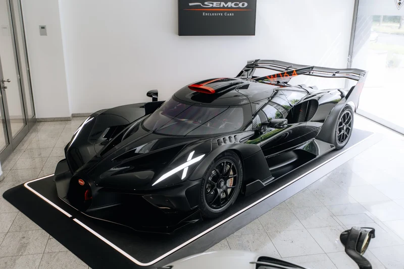 Bugatti Bolide, full-car front three-quarter view.