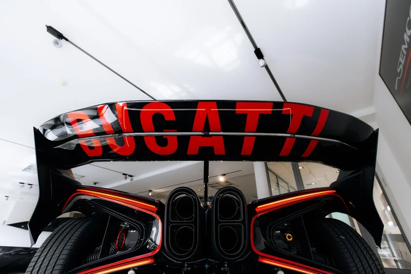 Bugatti Bolide, 5/10