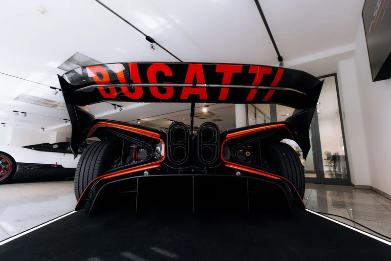 Bugatti Bolide, 6/10