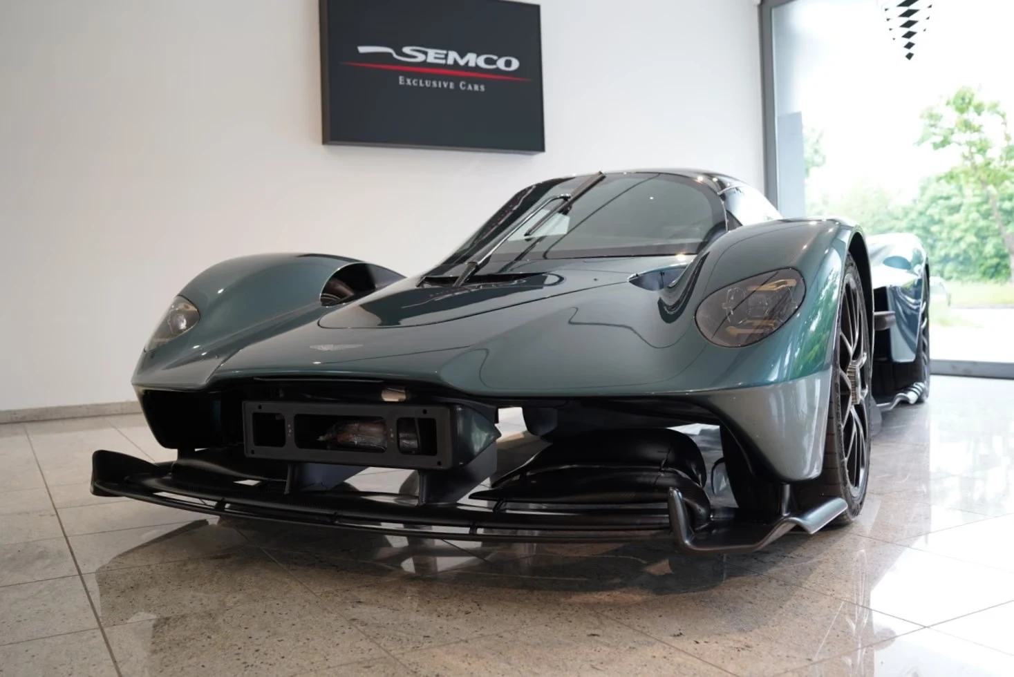 Aston Martin Valkyrie, full-car front three-quarter view.