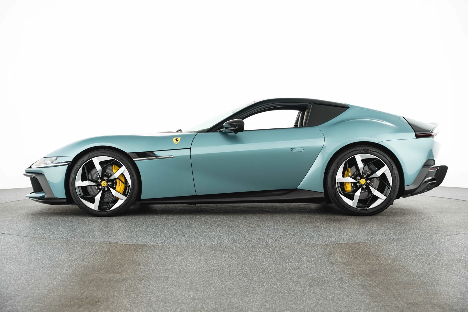 Ferrari 12Cilindri, 8/10