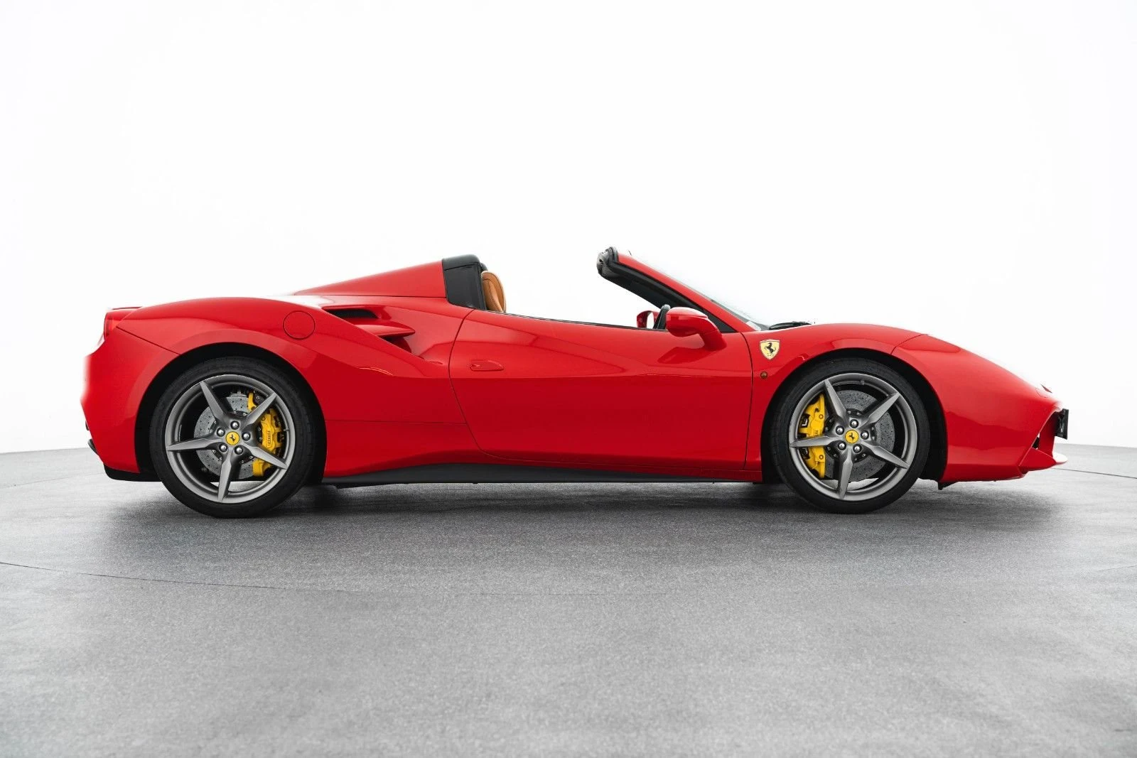 Ferrari 488 Spider, 4/10