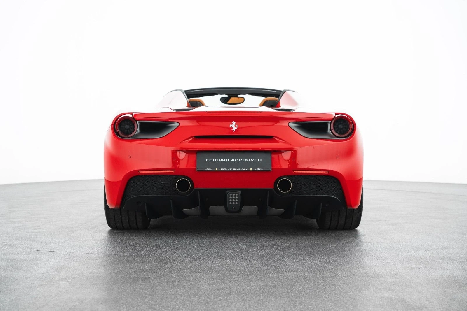 Ferrari 488 Spider, 6/10