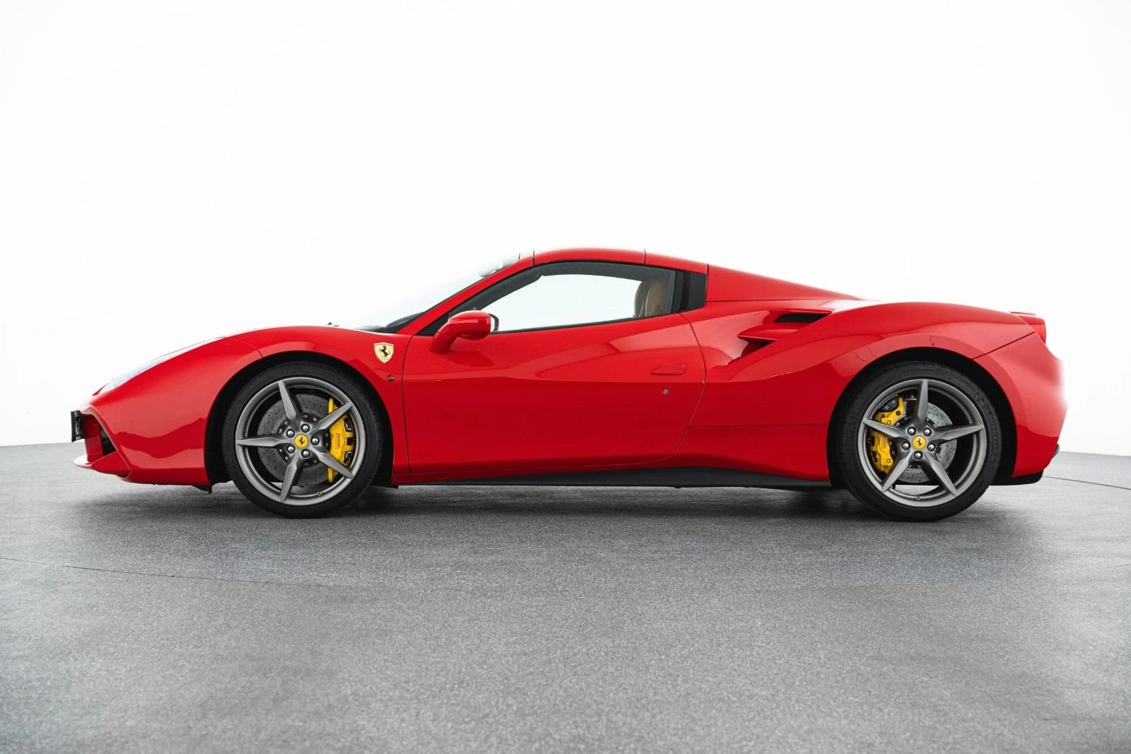 Ferrari 488 Spider, 8/10