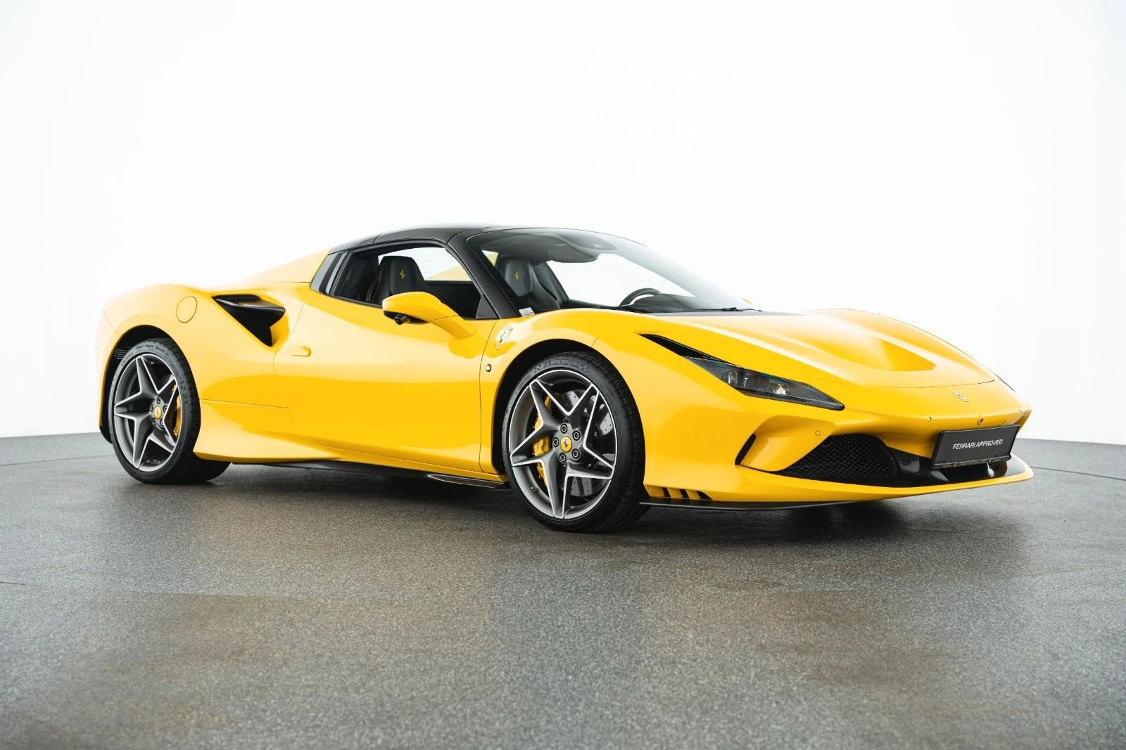 Ferrari F8 Spider, 3/10