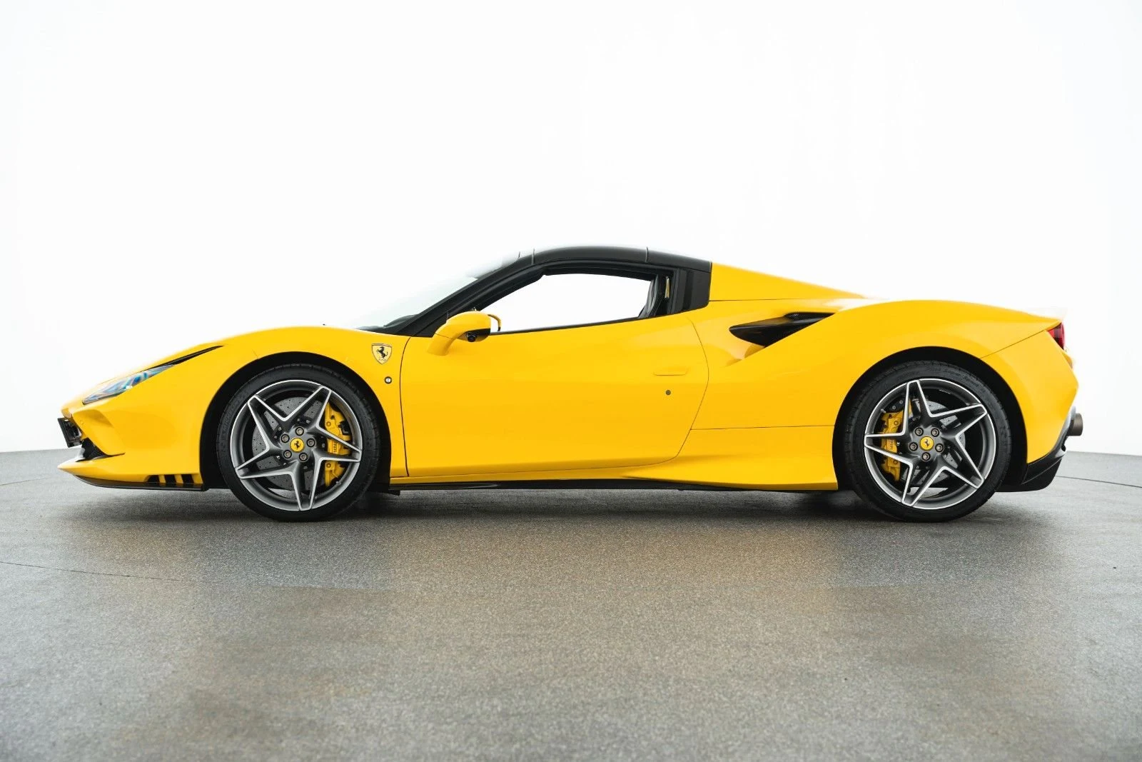Ferrari F8 Spider, 8/10