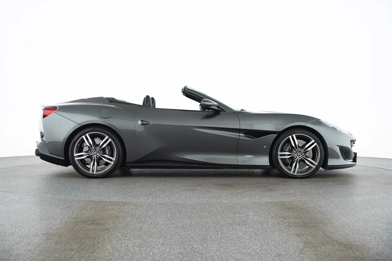 Ferrari Portofino, 4/10