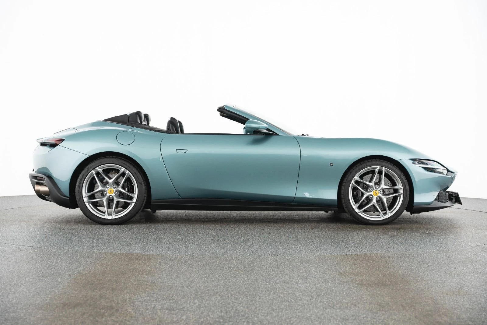 Ferrari Roma Spider, 4/10
