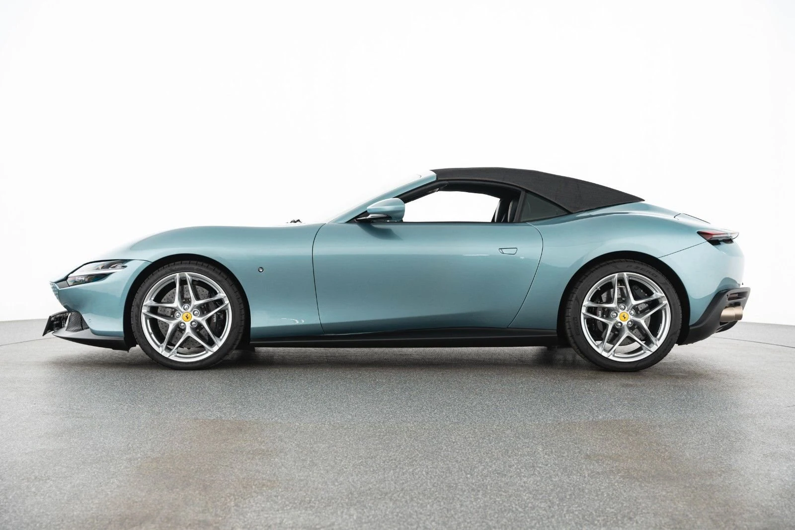 Ferrari Roma Spider, 8/10