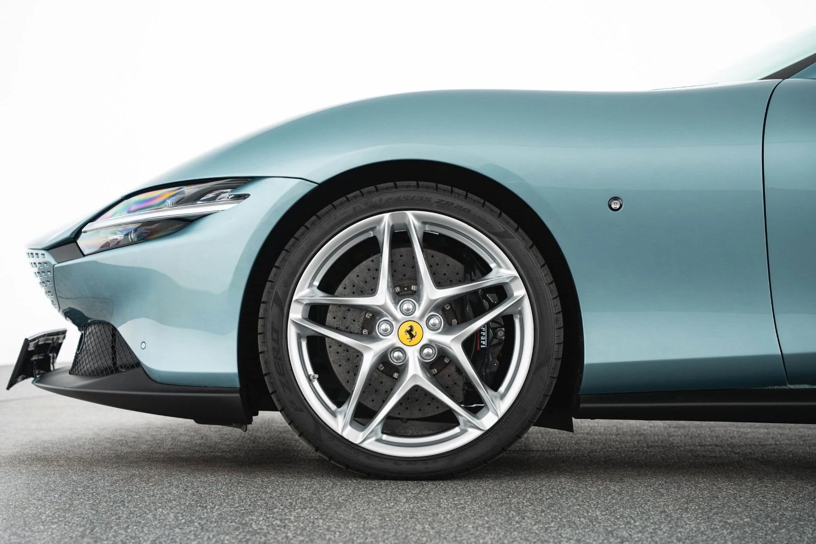 Ferrari Roma Spider, 9/10