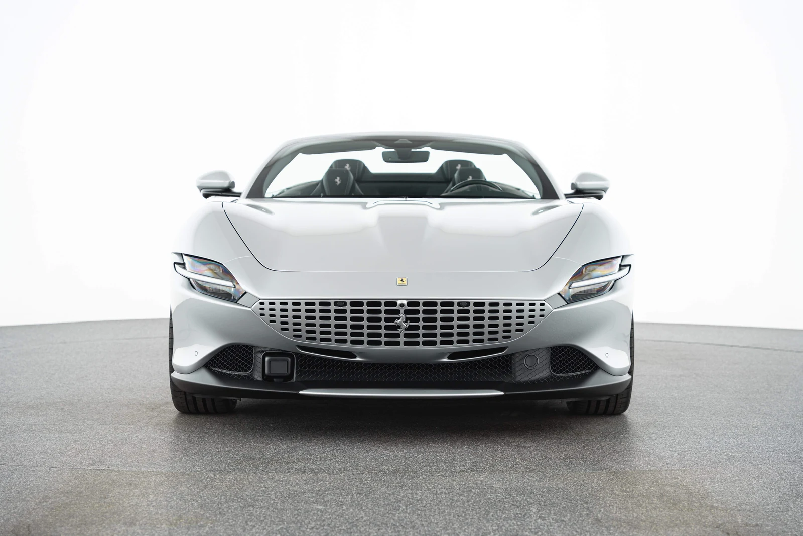 Ferrari Roma Spider, 2/10