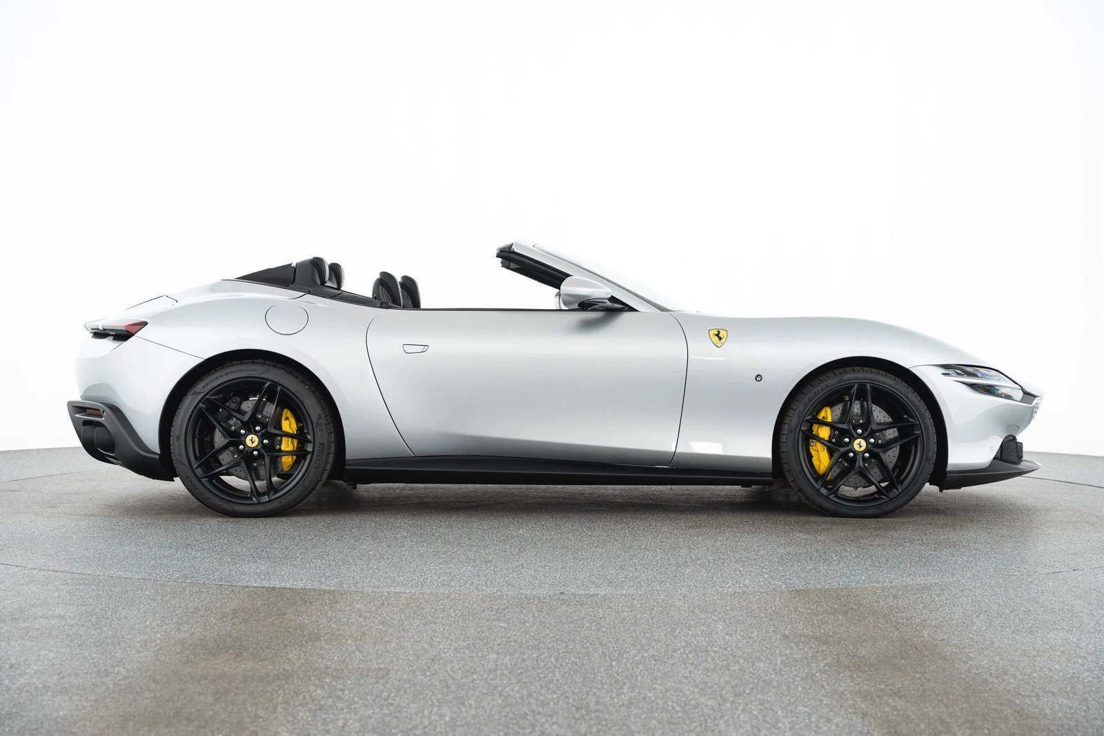 Ferrari Roma Spider, 4/10