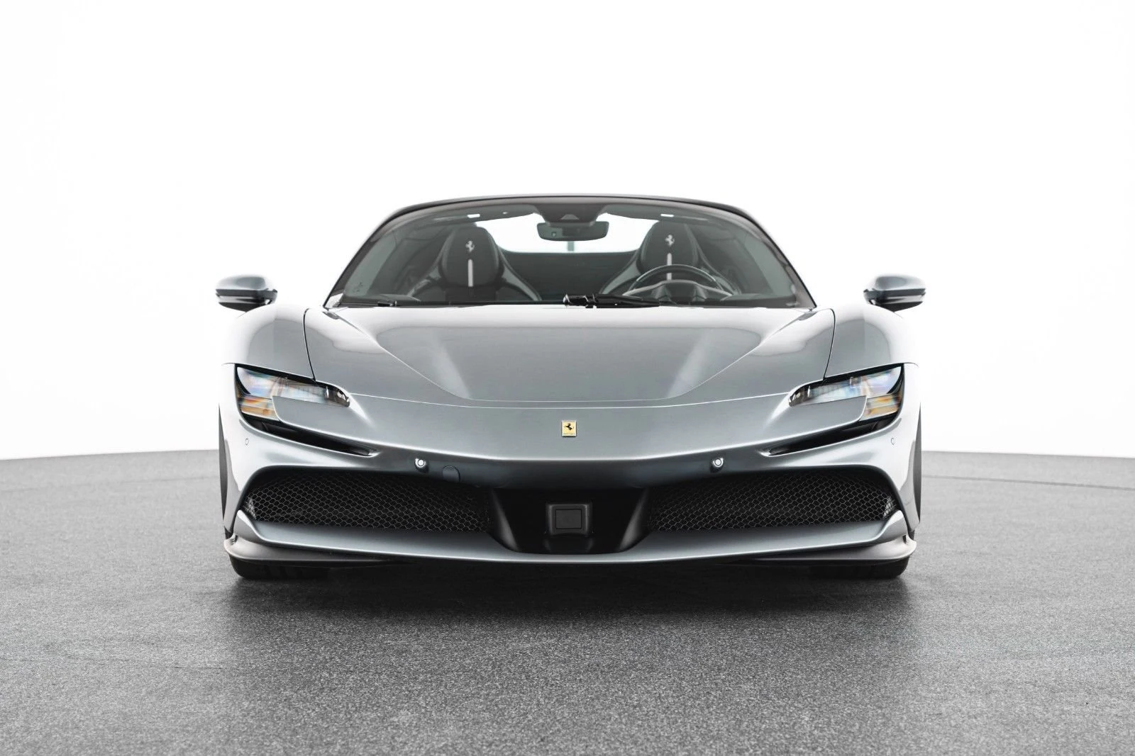 Ferrari SF90 Spider, 2/10