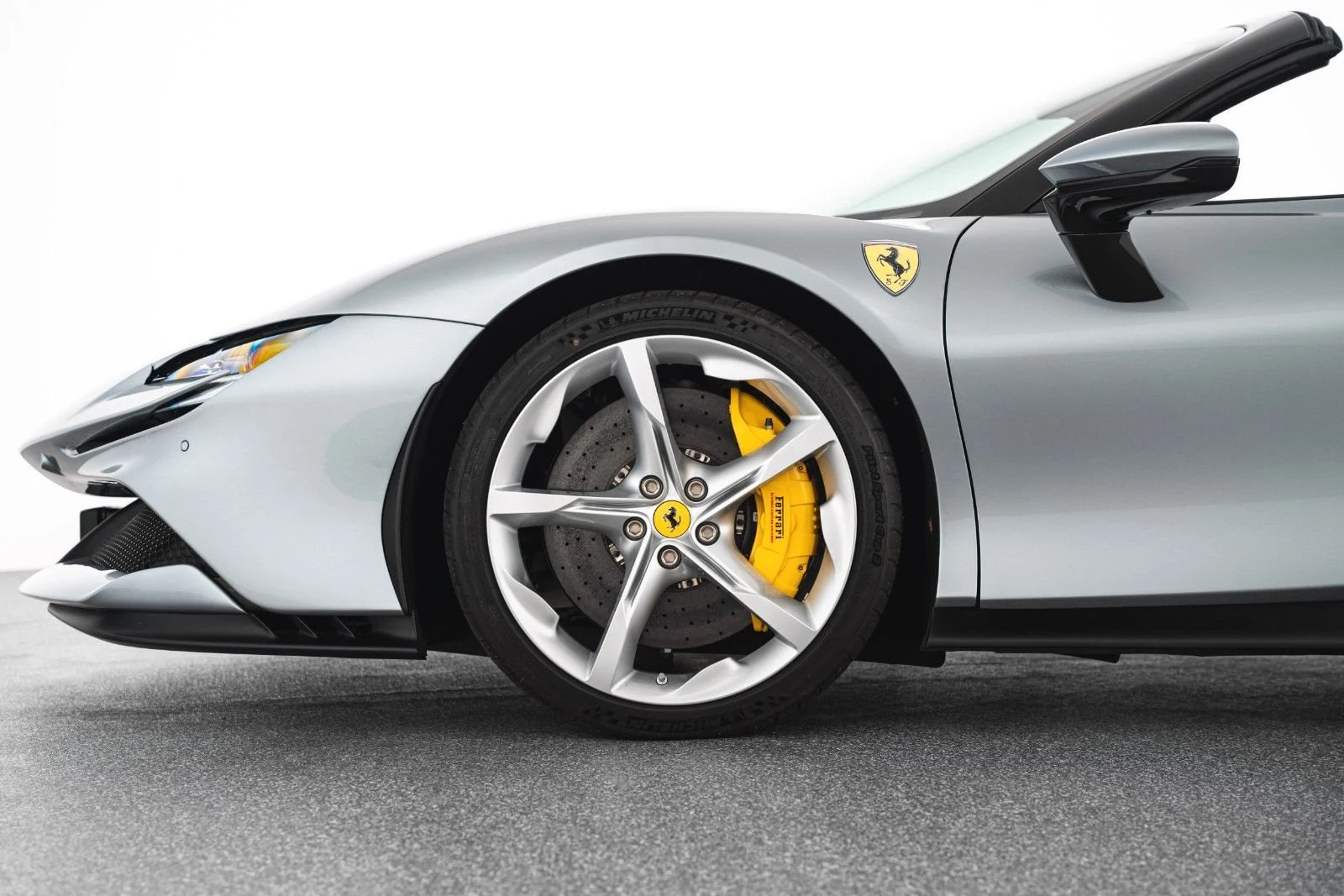 Ferrari SF90 Spider, 9/10