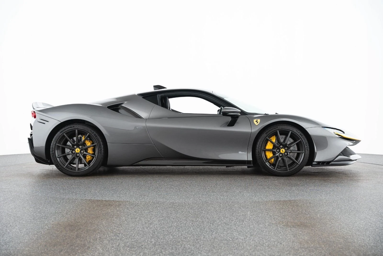 Ferrari SF90 Stradale, 4/10