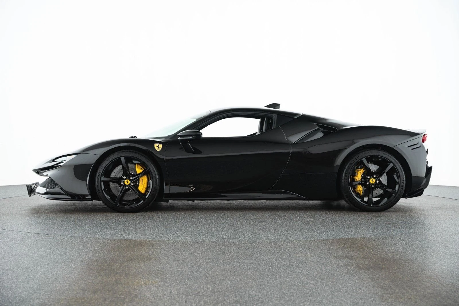 Ferrari SF90 Stradale, 8/10