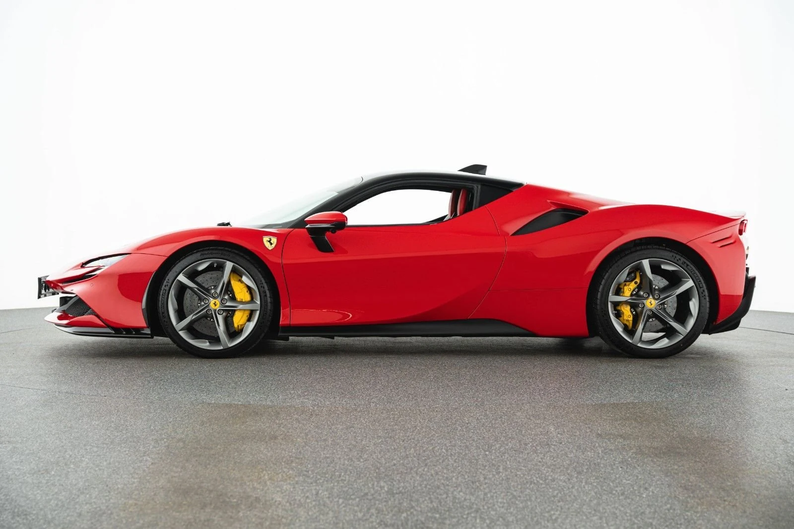Ferrari SF90 Stradale, 8/10