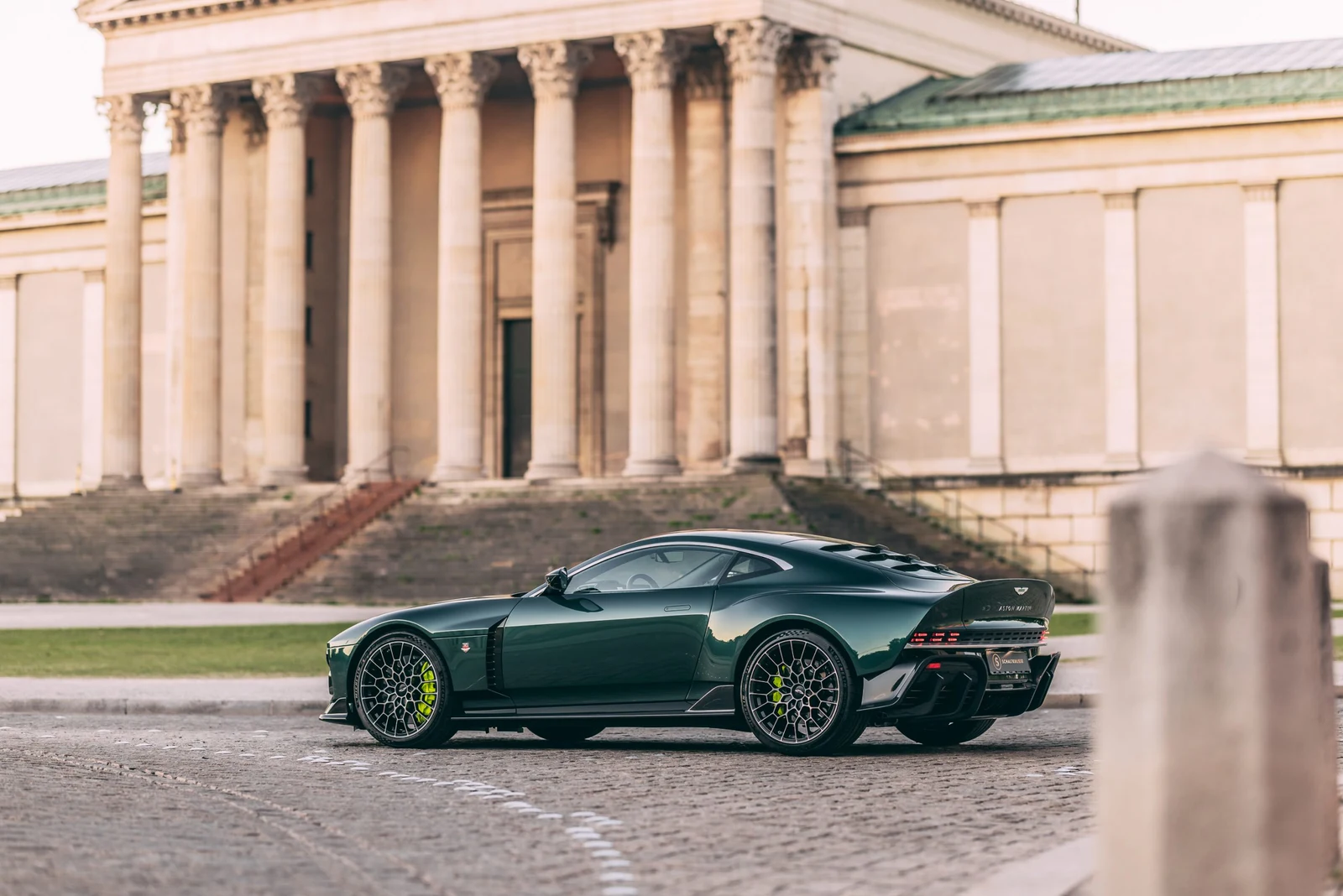 Aston Martin Valour · P.O.R, 3/10