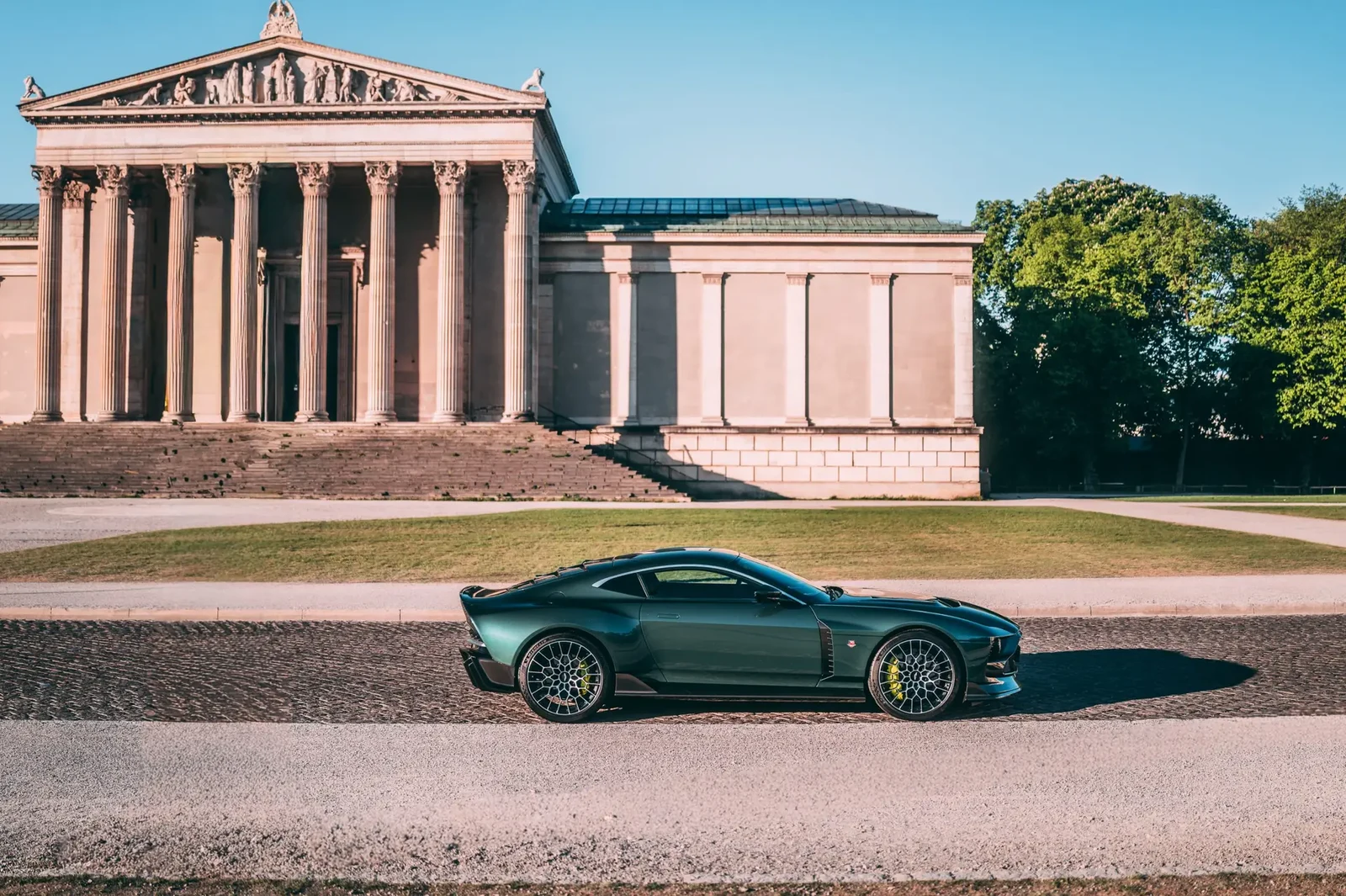 Aston Martin Valour · P.O.R, 4/10