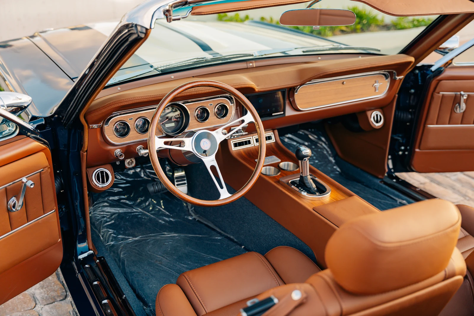 Shelby Mustang GT350 Convertible by Revology, 4/10