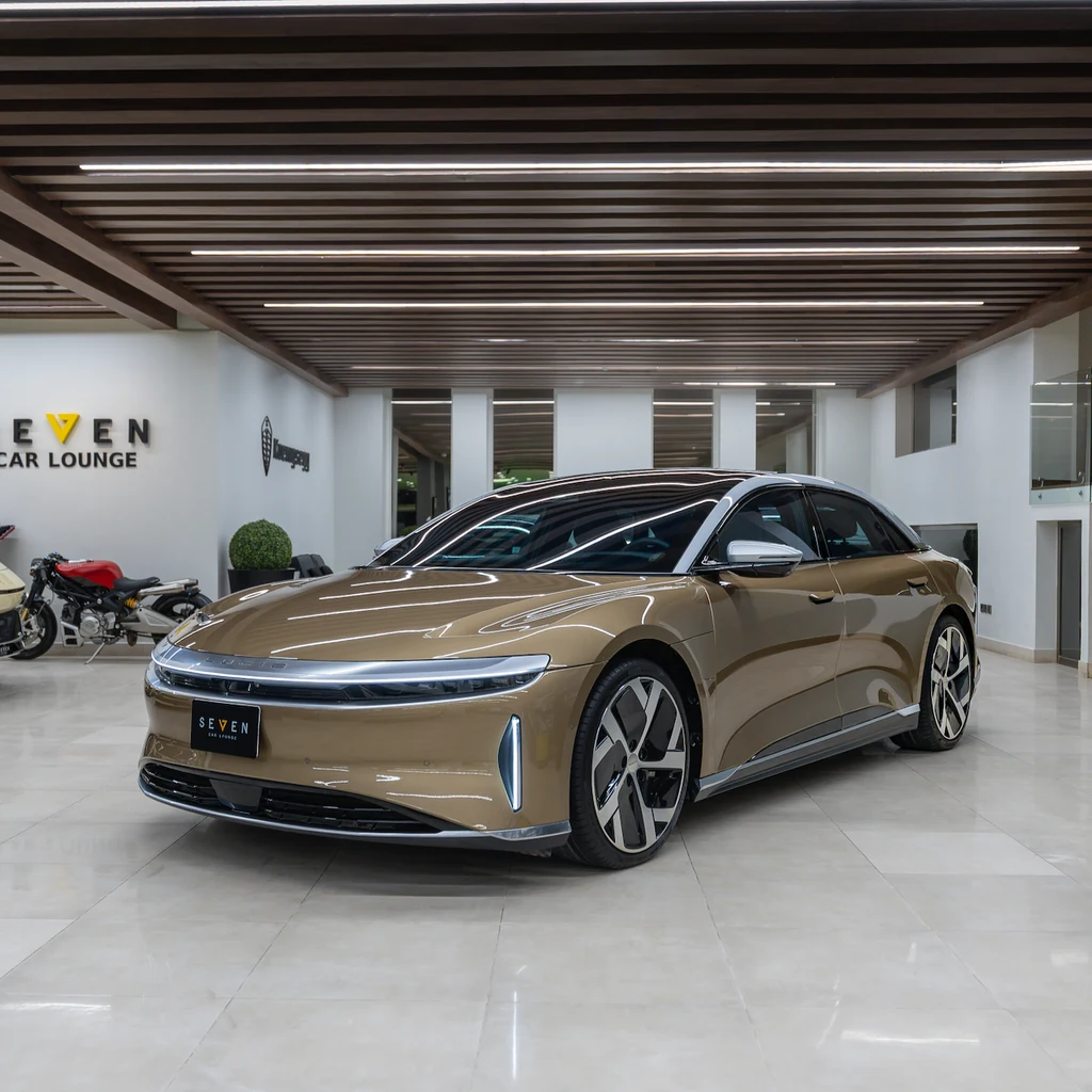 Lucid Air Dream Edition · Gold · Seven Car Lounge