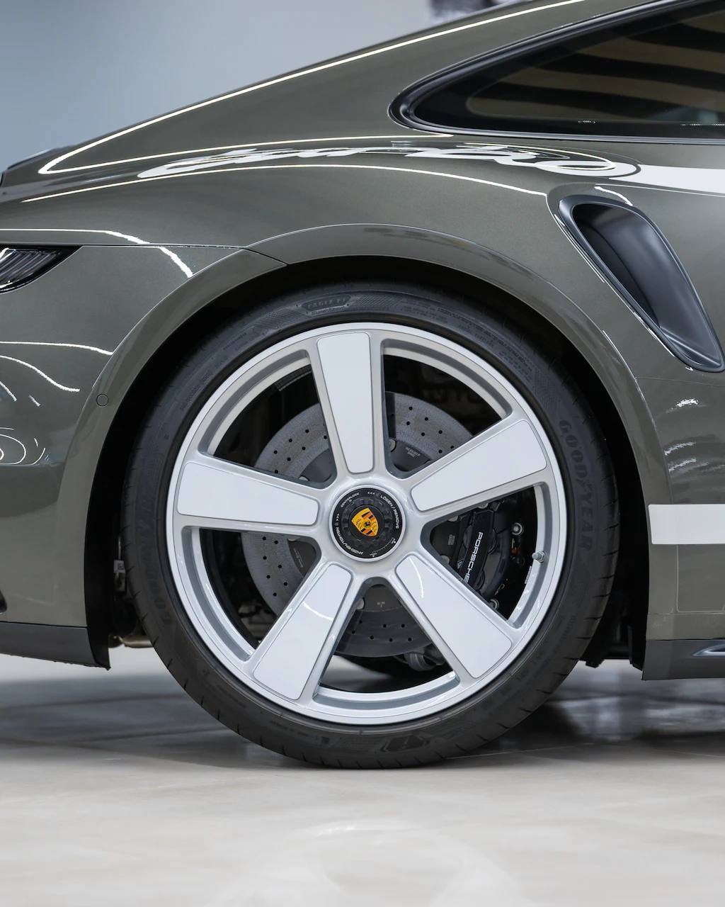 Porsche 911 (992) Turbo 50 Years, 5/10