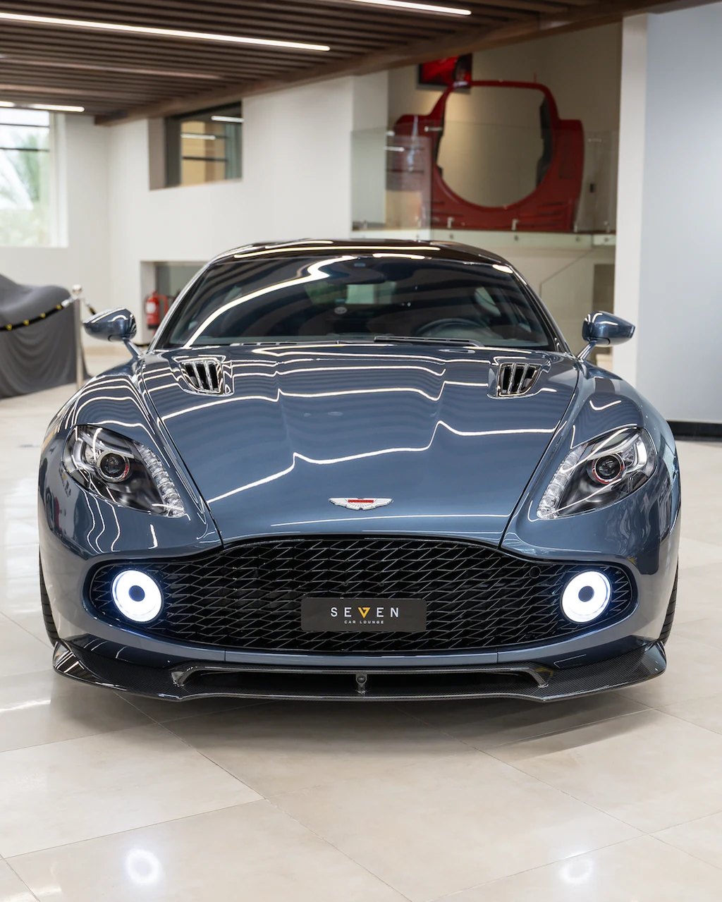 Aston Martin Vanquish Zagato Shooting Brake, 2/10