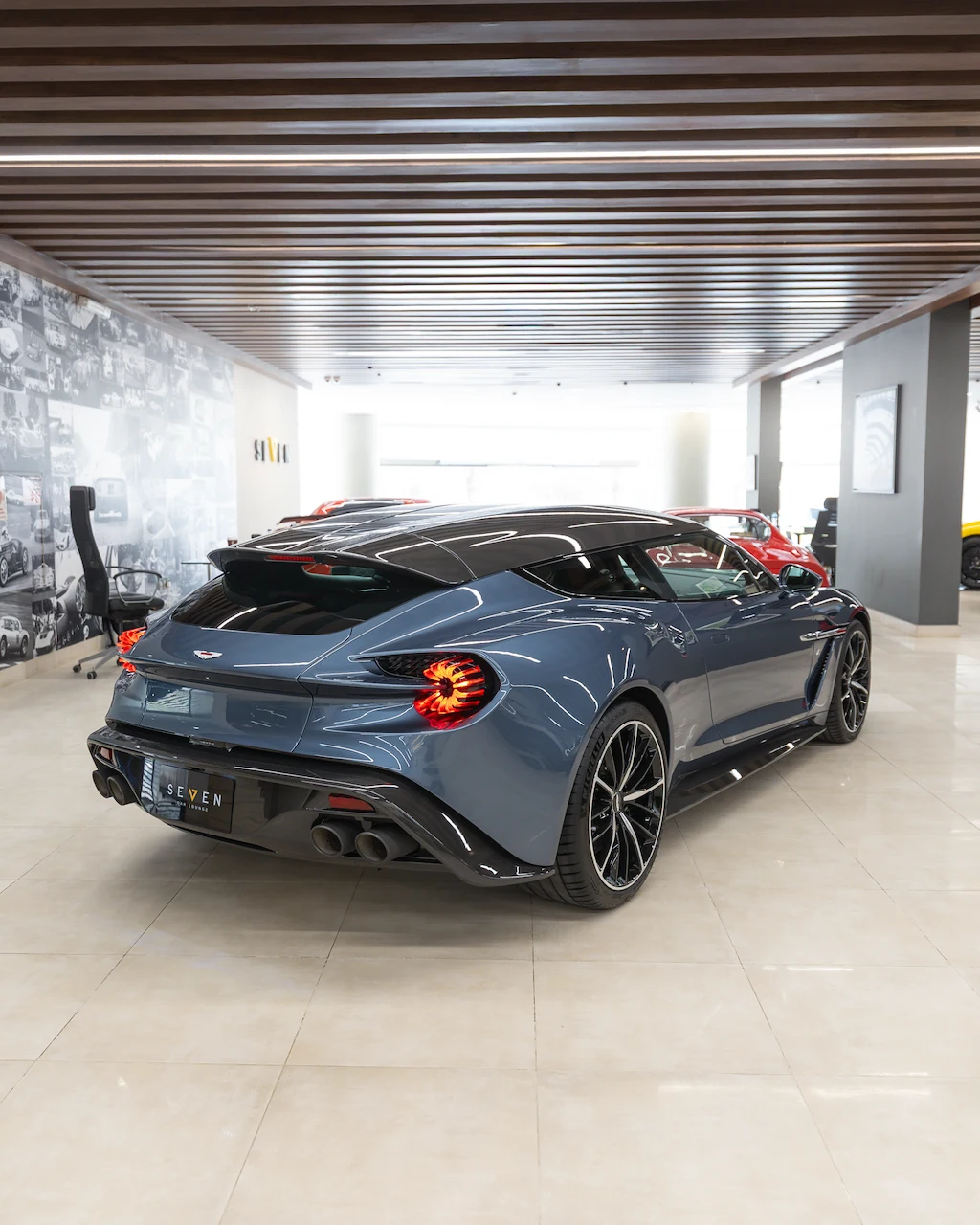 Aston Martin Vanquish Zagato Shooting Brake, 7/10